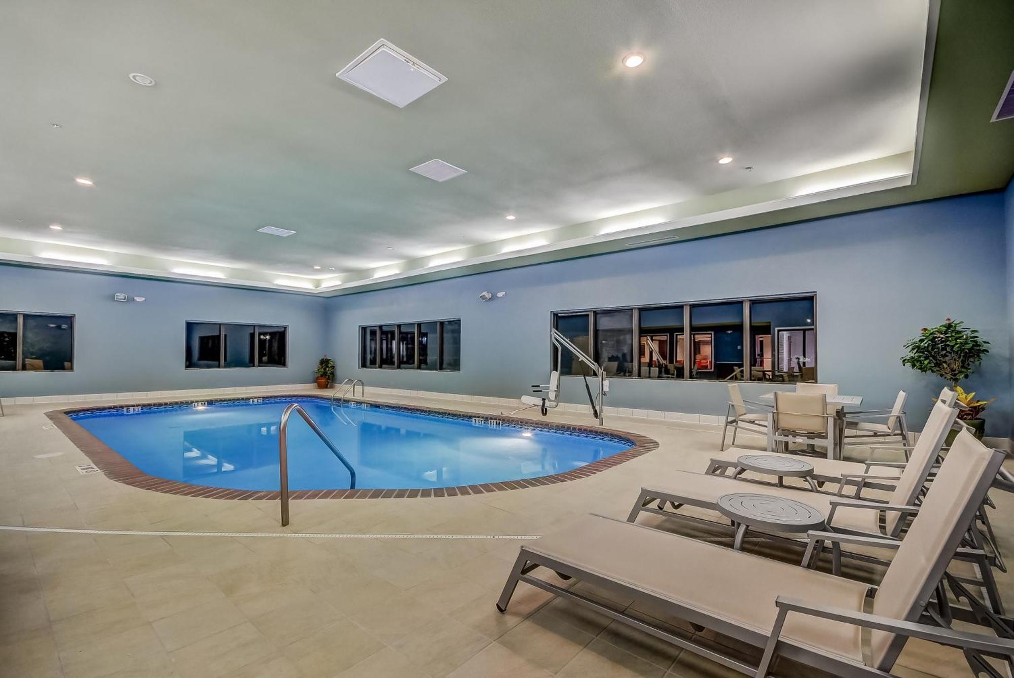 Holiday Inn Express & Suites Greenville Airport I85 By Ihg Buitenkant foto