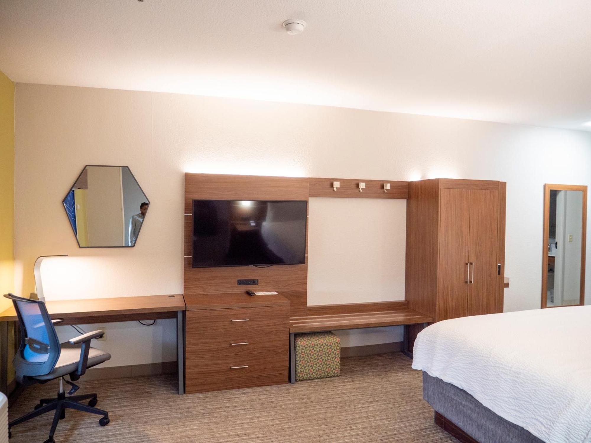 Holiday Inn Express & Suites Greenville Airport I85 By Ihg Buitenkant foto